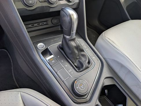 Used 2019 Volkswagen Tiguan SEL AWD/4WD image 30