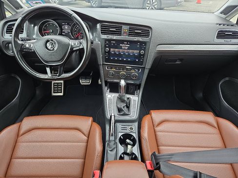 Used 2018 Volkswagen Golf Alltrack S image 15