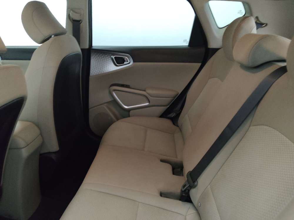 Used 2020 Kia Soul LX FWD image 18