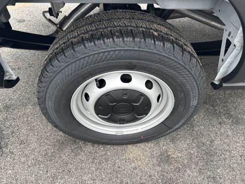 New 2026 Ford Transit 250 148 Medium Roof image 17