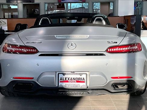 Used 2018 Mercedes-Benz AMG GT C image 4