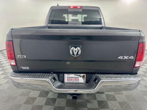 Used 2019 RAM 1500 Classic SLT w/ Luxury Group AWD/4WD image 4
