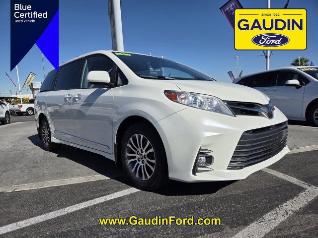 Used 2020 Toyota Sienna XLE w/ XLE Navigation Package FWD image 1