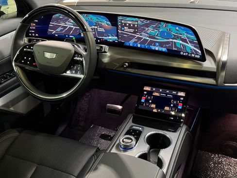 New 2026 Cadillac Vistiq Premium Luxury AWD/4WD image 4