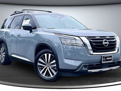 Used 2022 Nissan Pathfinder Platinum w/ Cargo Package