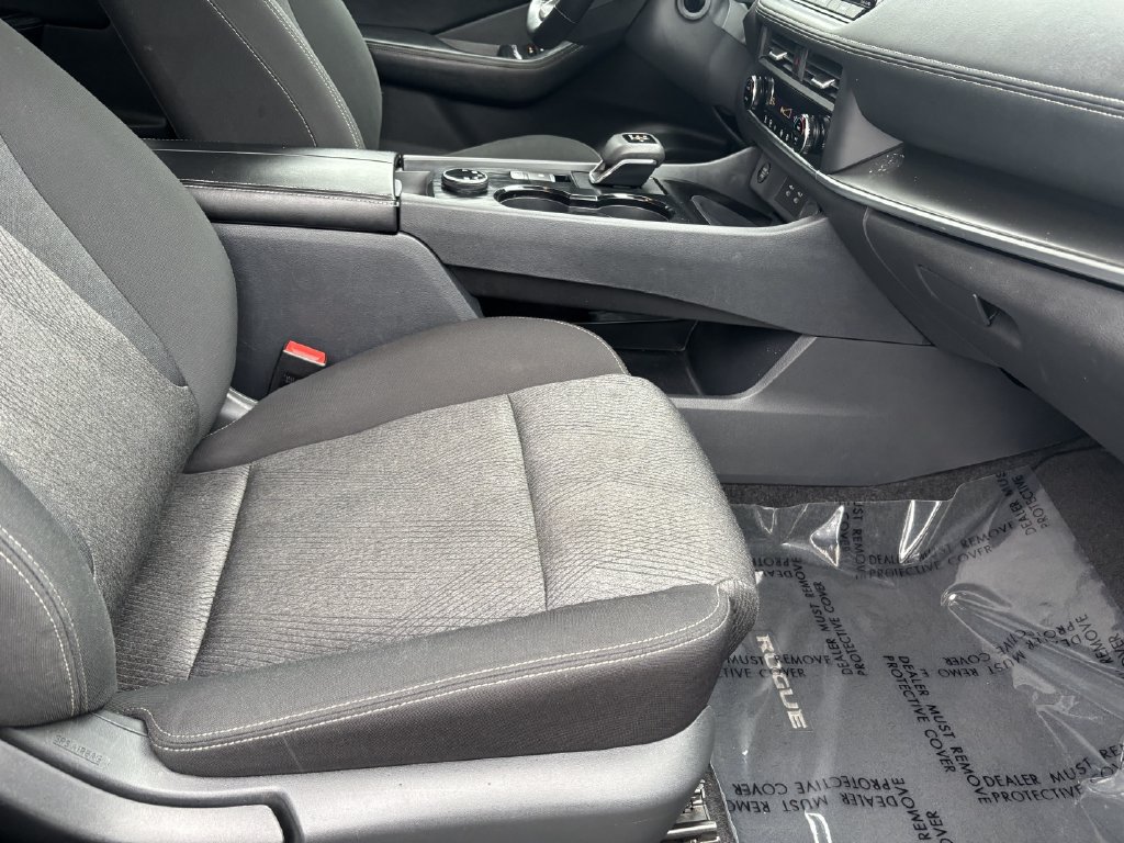 Used 2025 Nissan Rogue SV AWD/4WD image 28