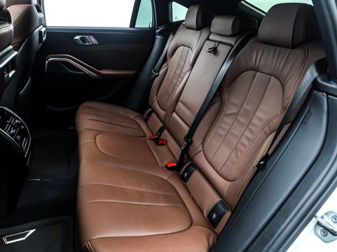 Used 2022 BMW X6 xDrive40i w/ Premium Package image 8