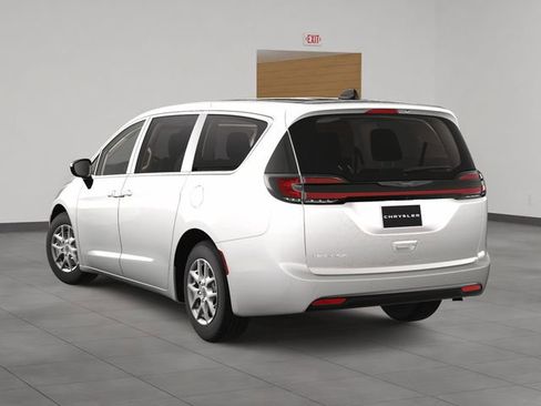 New 2024 Chrysler Pacifica Touring-L FWD image 4