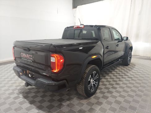 Used 2024 GMC Canyon AT4 w/ AT4 Premium Package AWD/4WD image 3