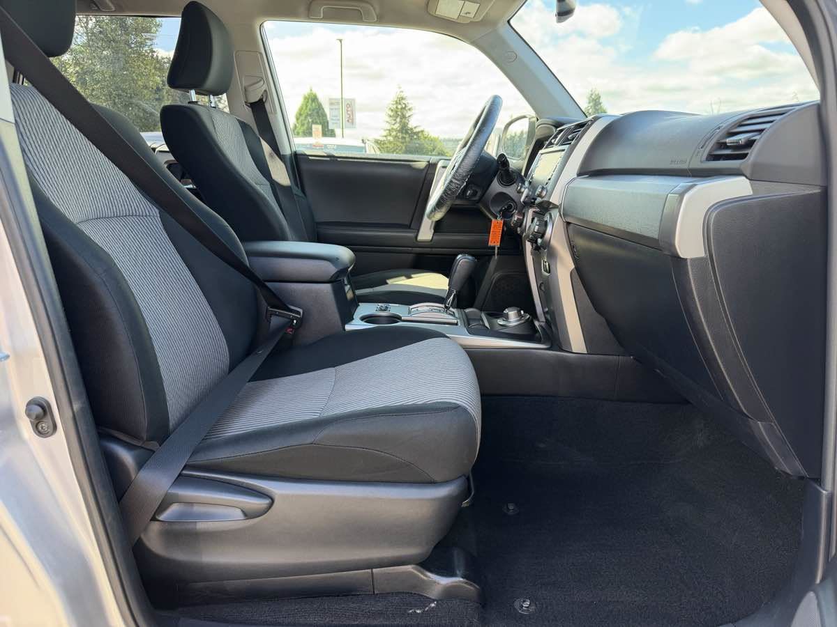 Used 2020 Toyota 4Runner SR5 AWD/4WD image 13