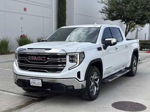 Used 2023 GMC Sierra 1500 SLT w/ SLT Premium Package AWD/4WD image 7