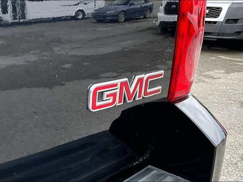 Used 2011 GMC Yukon SLT w/ SLT-2 Equipment Package AWD/4WD image 32