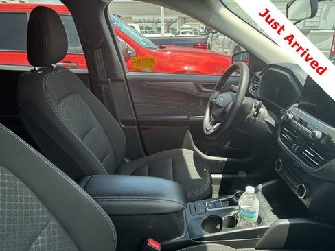 Used 2025 Ford Escape Active AWD/4WD image 15