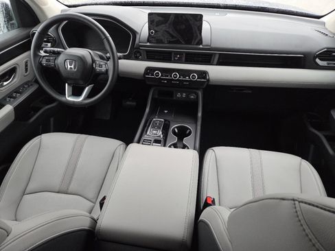 Used 2025 Honda Pilot EX-L image 24