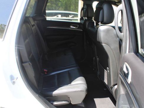 Used 2020 Jeep Grand Cherokee Limited AWD/4WD image 13