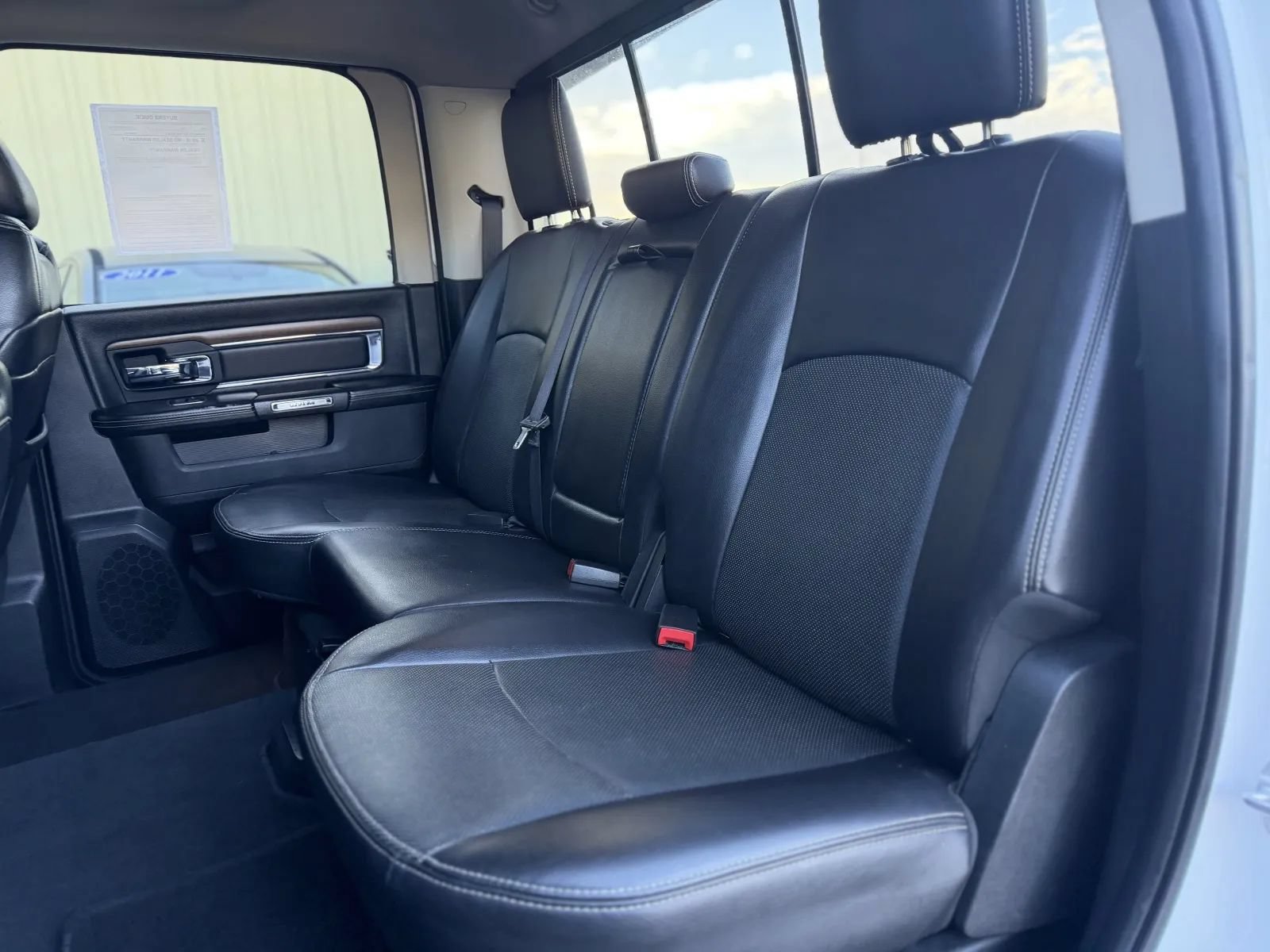 Used 2017 RAM 1500 Laramie AWD/4WD image 16