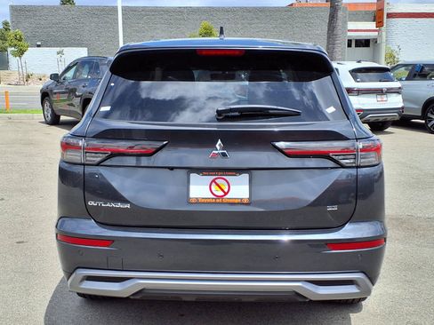 Used 2025 Mitsubishi Outlander SE AWD/4WD image 5