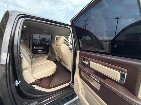 Used 2016 RAM 1500 Laramie w/ Convenience Group AWD/4WD image 17