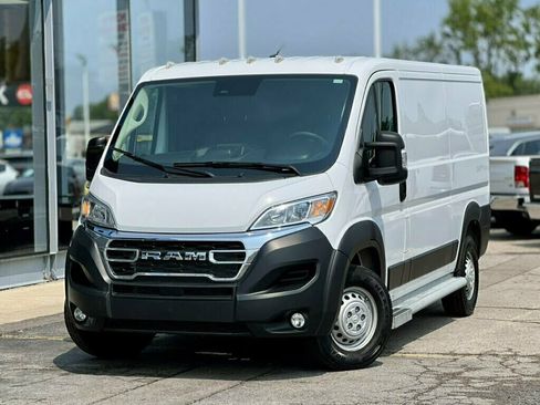 Used 2025 RAM ProMaster 2500 w/ U-Haul Equipment Group FWD image 25