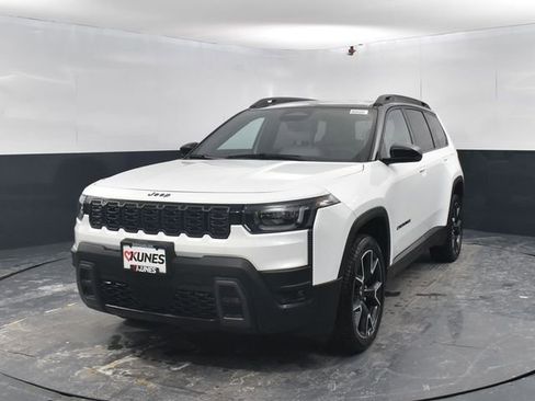 New 2026 Jeep Cherokee Overland image 3