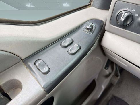 Used 2000 Ford F250 XLT image 12