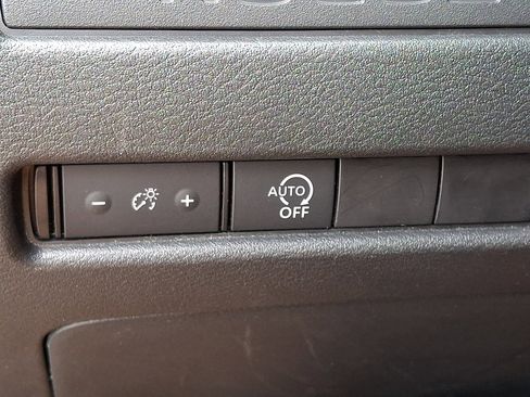 Used 2023 Nissan Rogue S AWD/4WD image 26