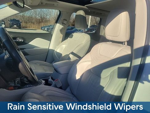 Used 2020 Jeep Cherokee Limited w/ Technology Group image 16