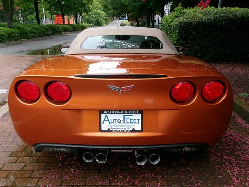Used 2007 Chevrolet Corvette Convertible w/ Preferred Equipment Group RWD image 7