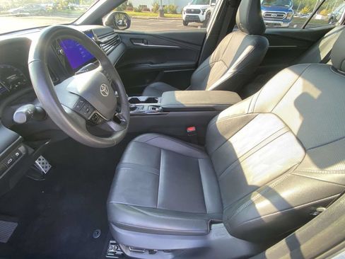 Used 2025 Toyota Camry XSE FWD image 16