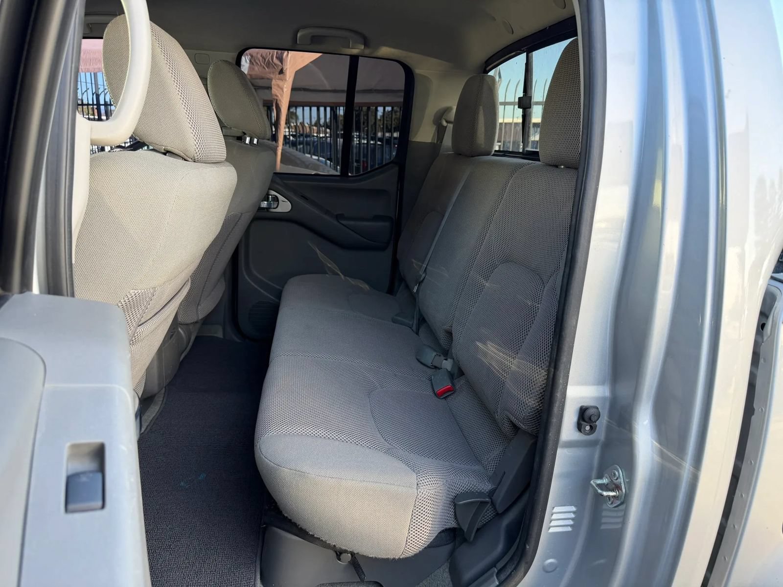 Used 2016 Nissan Frontier SV w/ SV Value Truck Package RWD image 17