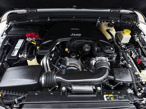 Used 2020 Jeep Gladiator Sport w/ Quick Order Package 24S image 4