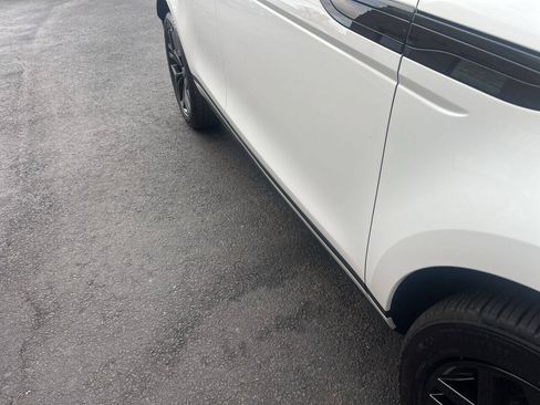 Used 2023 Land Rover Range Rover Evoque SE AWD/4WD image 12