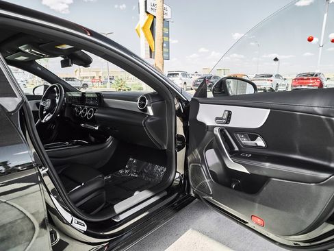 Used 2025 Mercedes-Benz CLA 250 4MATIC image 11