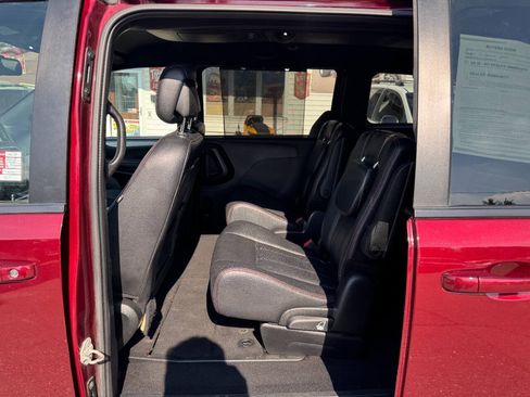 Used 2019 Dodge Grand Caravan GT FWD image 14