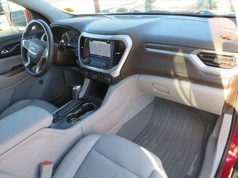 Used 2019 GMC Acadia SLT w/ LPO, Floor Liner Package image 10
