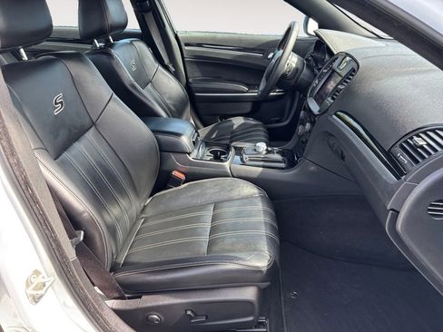 Used 2023 Chrysler 300 S RWD image 12