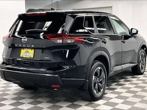 Used 2026 Nissan Rogue SV AWD/4WD image 13