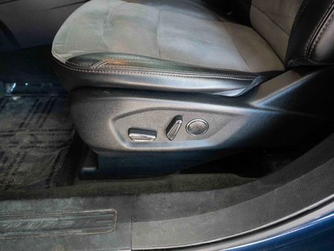 Used 2017 Ford Explorer XLT w/ Equipment Group 202A image 12