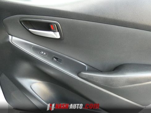 Used 2019 Toyota Yaris LE FWD image 31