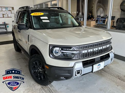 Used 2025 Ford Bronco Sport Badlands image 1