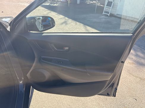 Used 2023 Hyundai Kona SEL image 30