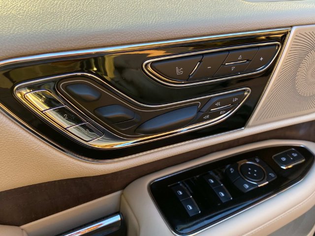 Used 2020 Lincoln Navigator Reserve w/ Luxury Package AWD/4WD image 15