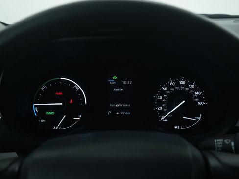 Used 2024 Toyota Sienna LE image 24