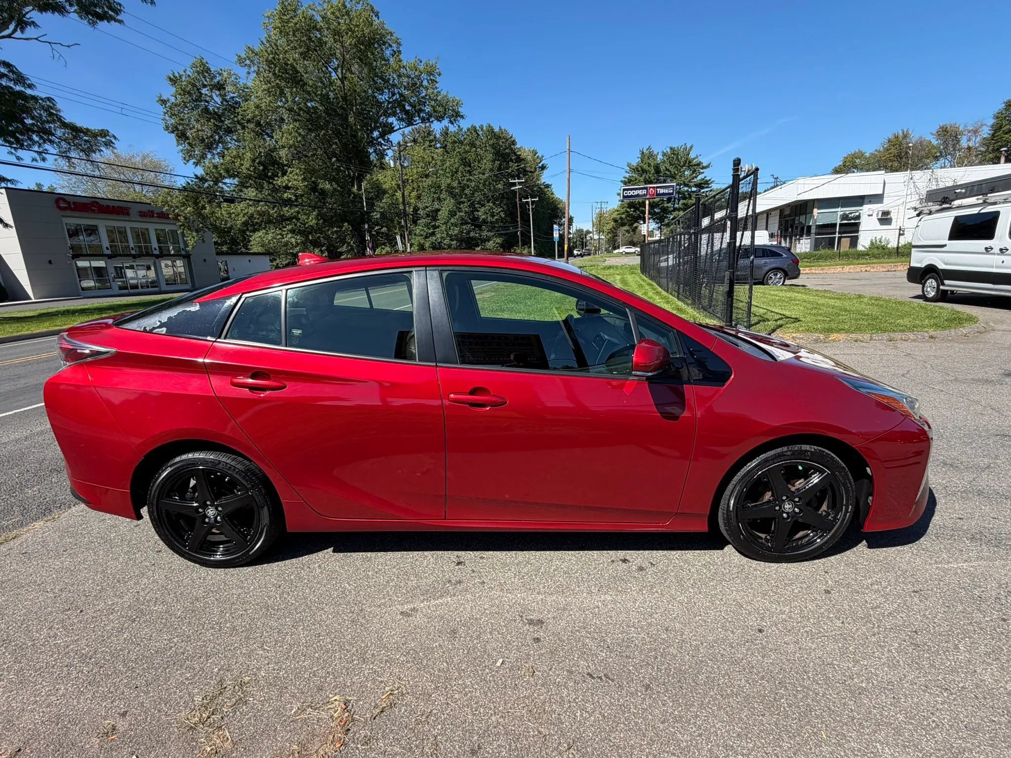 Used 2016 Toyota Prius Three Touring FWD image 4