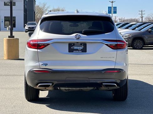 Used 2019 Buick Enclave Essence image 6