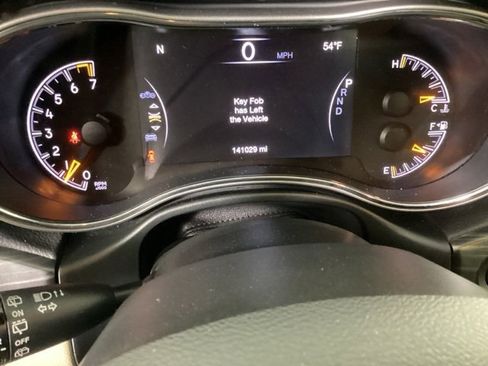 Used 2020 Jeep Grand Cherokee Limited w/ Luxury Group II image 31