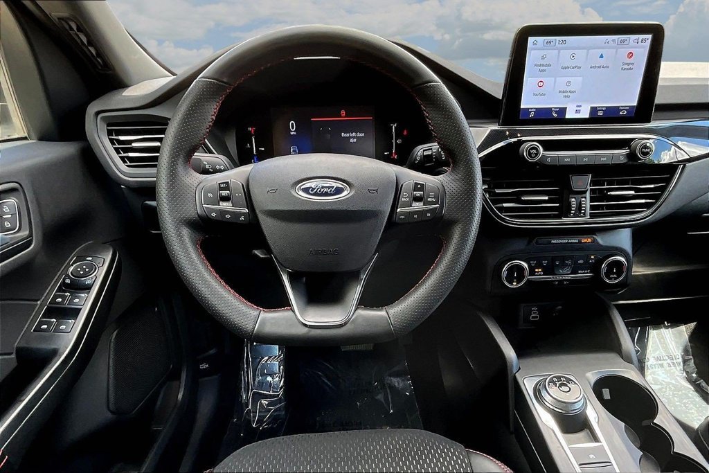 Used 2025 Ford Escape ST-Line FWD image 10