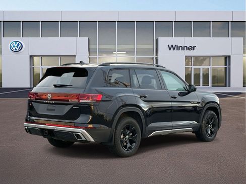 New 2026 Volkswagen Atlas Peak Edition image 5