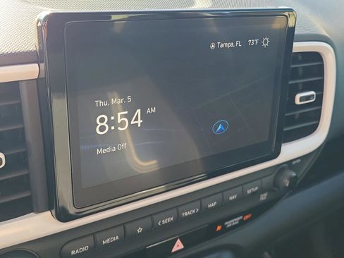 Certified 2024 Hyundai Venue Limited image 21