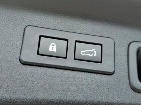 Used 2025 Subaru Forester Premium AWD/4WD image 9